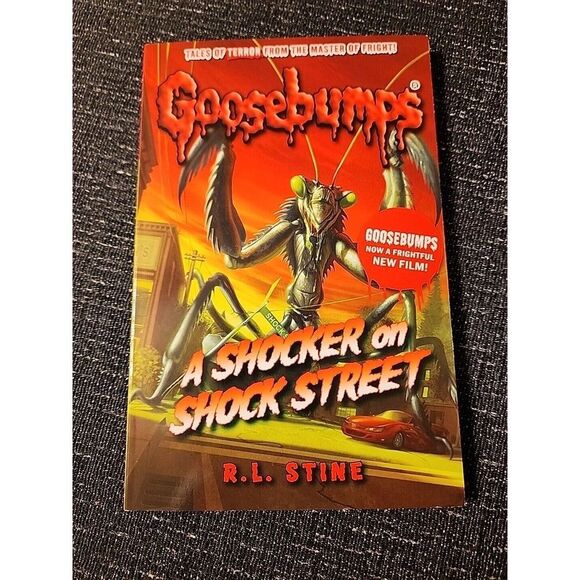 🦋 Goosebumps A Shocker On Shock Street - Paperback By R L Stine - Picture 1 of 4